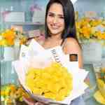 Hand Bouquet of Yellow Roses Ramo Buchon
